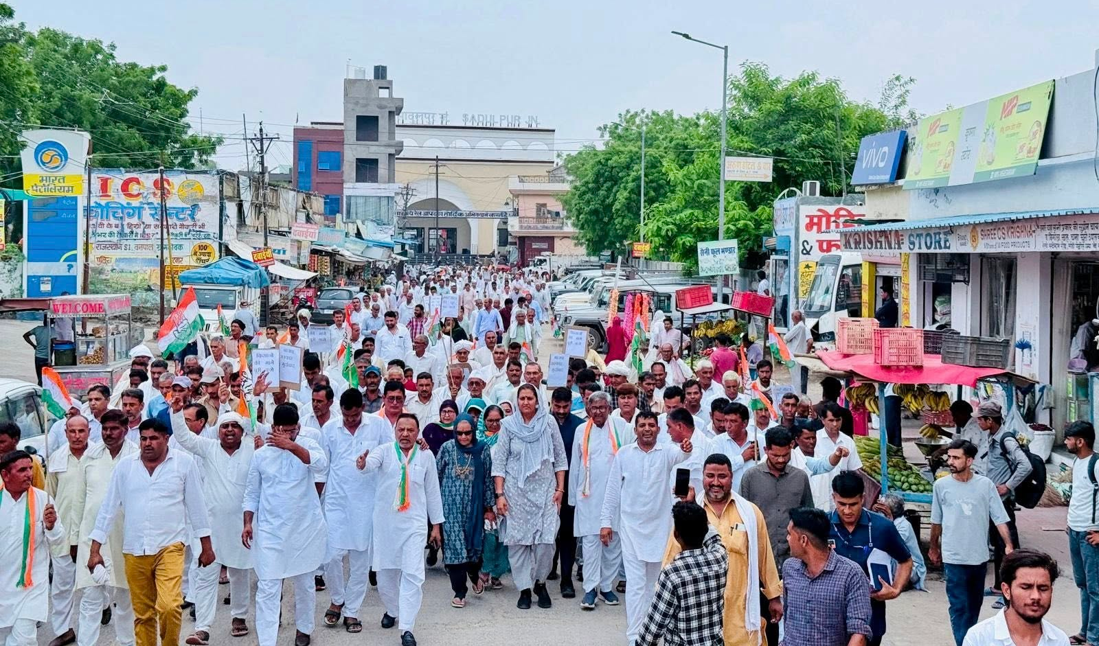 संविधान बचाओ: सादुलपुर कांग्रेस ने किसानों और उपभोक्ताओं की मांगों को लेकर राजगढ़ में सौंपा ज्ञापन